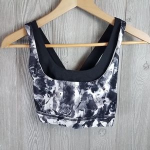Lululemon Size 6 Sports Bra Floral Black & White